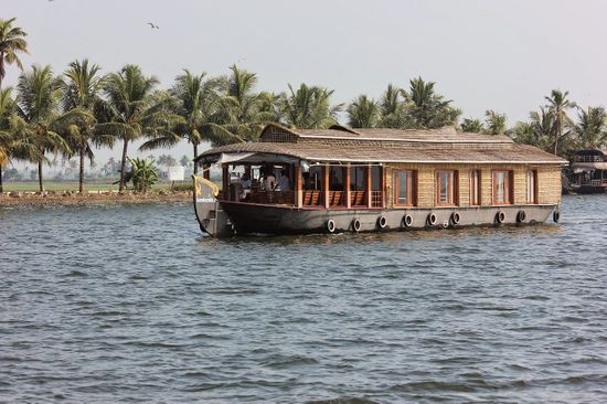 Alleppey – The Backwater Hot Spot